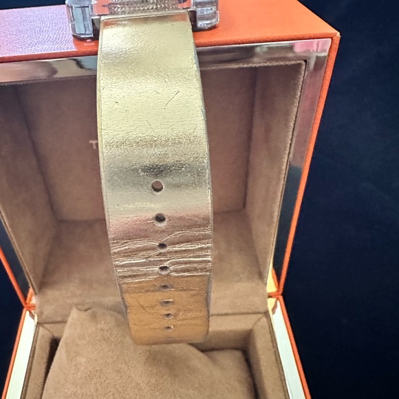 -SOLD-Tory Burch Izzie Watch. - Picture 5 of 7